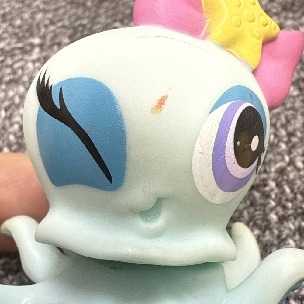 Littlest Pet Shop LPS #1346 Octopus #1139 Pink Polka Dot Fish‎ With Ocean Stand